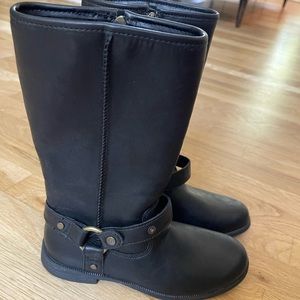 UGG Black Leather Riding Boots
Girls size US 3